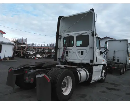 FREIGHTLINER CASCADIA 113 WHOLE TRUCK FOR RESALE