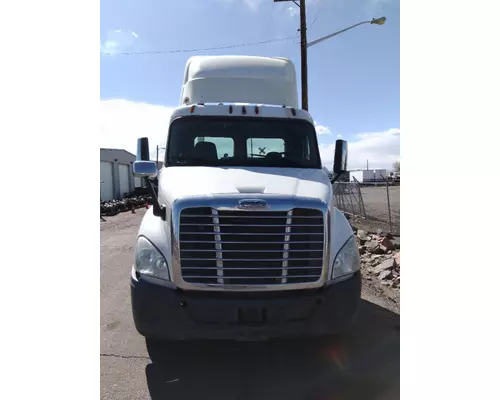 FREIGHTLINER CASCADIA 113 WHOLE TRUCK FOR RESALE