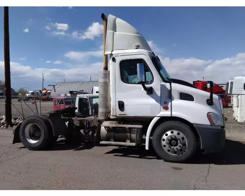 FREIGHTLINER CASCADIA 113 WHOLE TRUCK FOR RESALE