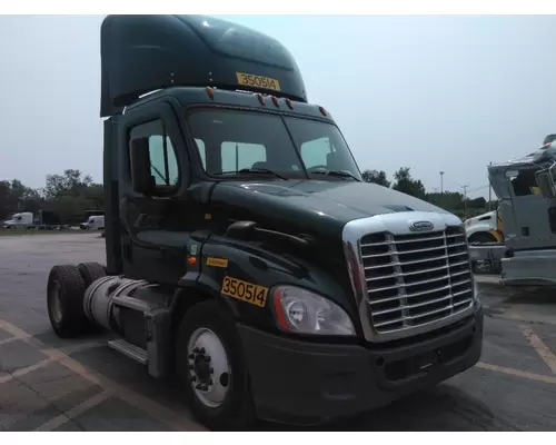 FREIGHTLINER CASCADIA 113 WHOLE TRUCK FOR RESALE