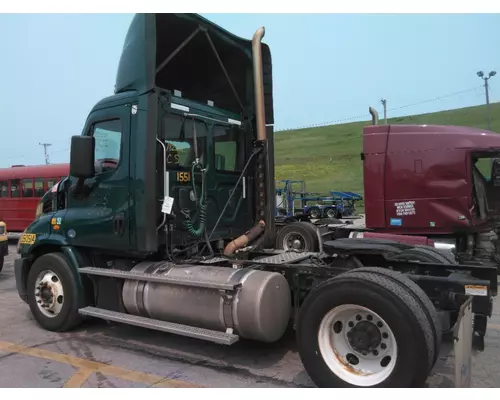 FREIGHTLINER CASCADIA 113 WHOLE TRUCK FOR RESALE