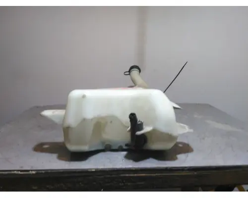 FREIGHTLINER CASCADIA 113 WINDSHIELD WASHER RESERVOIR