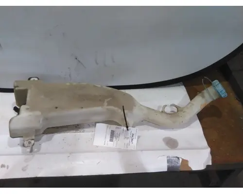 FREIGHTLINER CASCADIA 113 WINDSHIELD WASHER RESERVOIR