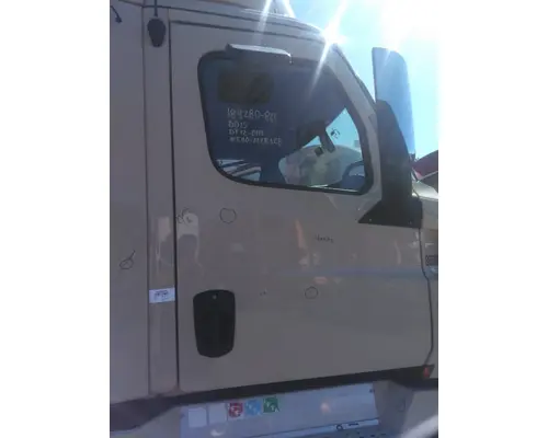FREIGHTLINER CASCADIA 116-126 DOOR ASSEMBLY, FRONT