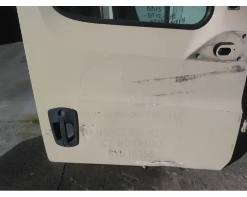 FREIGHTLINER CASCADIA 116-126 DOOR ASSEMBLY, FRONT