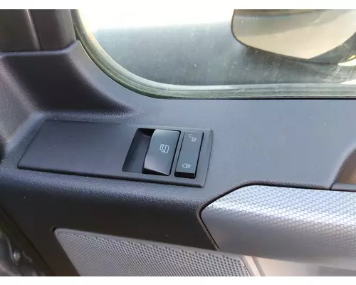 FREIGHTLINER CASCADIA 116-126 DOOR ASSEMBLY, FRONT