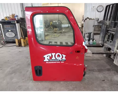 FREIGHTLINER CASCADIA 116-126 DOOR ASSEMBLY, FRONT