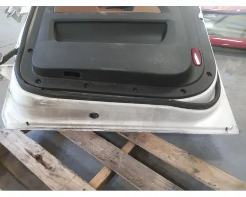FREIGHTLINER CASCADIA 116-126 DOOR ASSEMBLY, FRONT