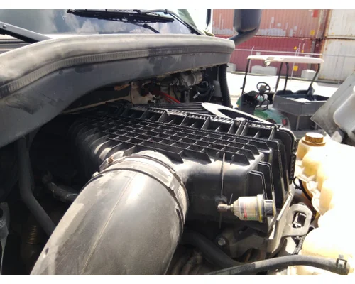 FREIGHTLINER CASCADIA 116 AIR CLEANER