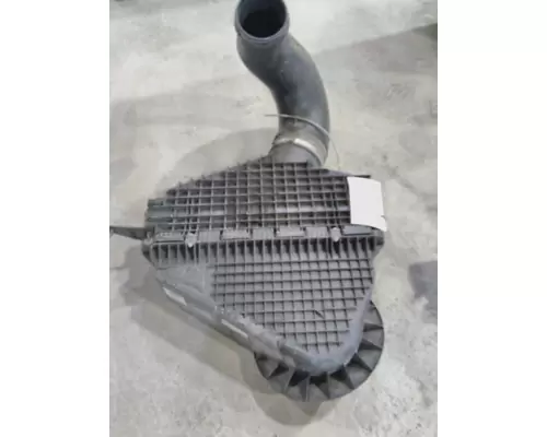 FREIGHTLINER CASCADIA 116 AIR CLEANER