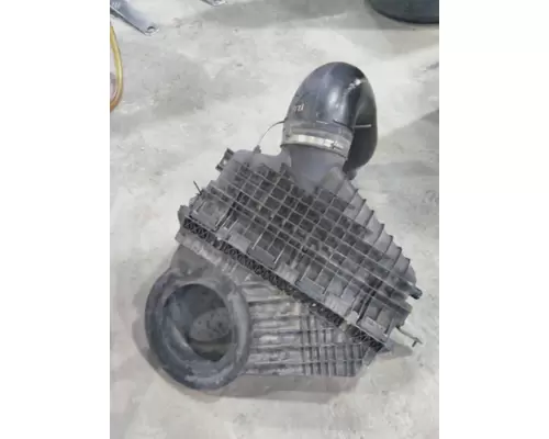 FREIGHTLINER CASCADIA 116 AIR CLEANER