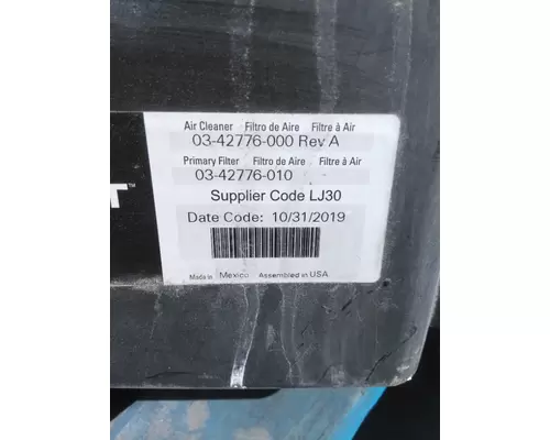FREIGHTLINER CASCADIA 116 AIR CLEANER
