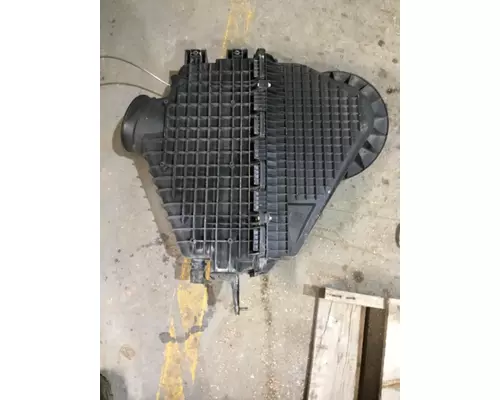 FREIGHTLINER CASCADIA 116 AIR CLEANER