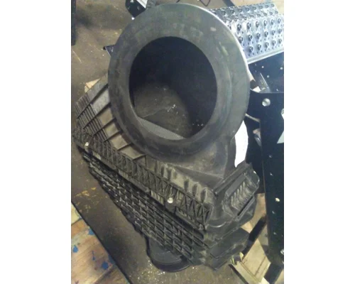 FREIGHTLINER CASCADIA 116 AIR CLEANER
