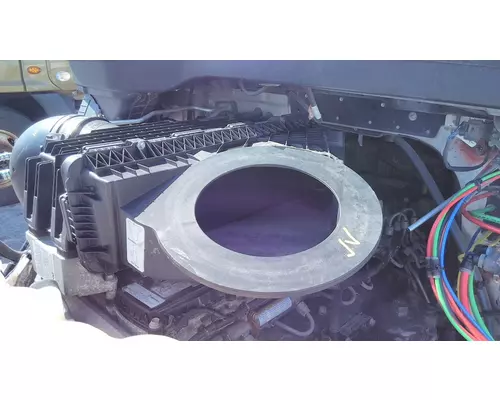 FREIGHTLINER CASCADIA 116 AIR CLEANER