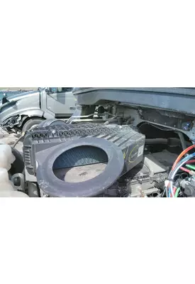 FREIGHTLINER CASCADIA 116 AIR CLEANER