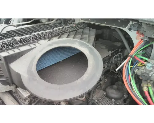 FREIGHTLINER CASCADIA 116 AIR CLEANER