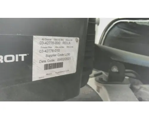 FREIGHTLINER CASCADIA 116 AIR CLEANER