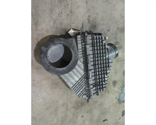 FREIGHTLINER CASCADIA 116 AIR CLEANER