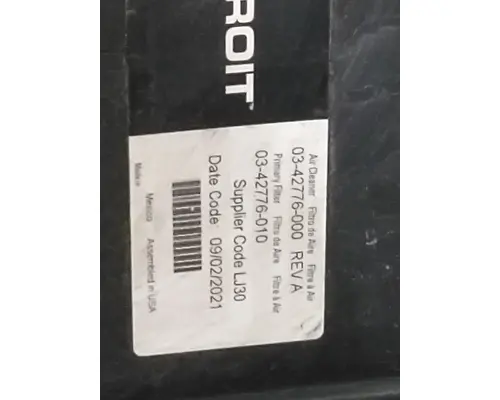 FREIGHTLINER CASCADIA 116 AIR CLEANER