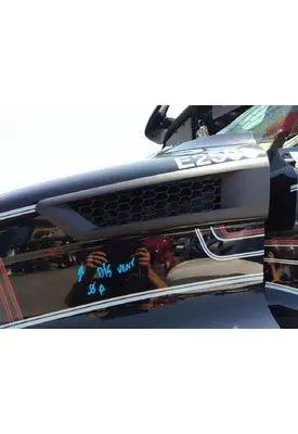 FREIGHTLINER CASCADIA 116 AIR INTAKE LOUVER/COVER