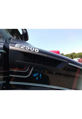 FREIGHTLINER CASCADIA 116 AIR INTAKE LOUVER/COVER