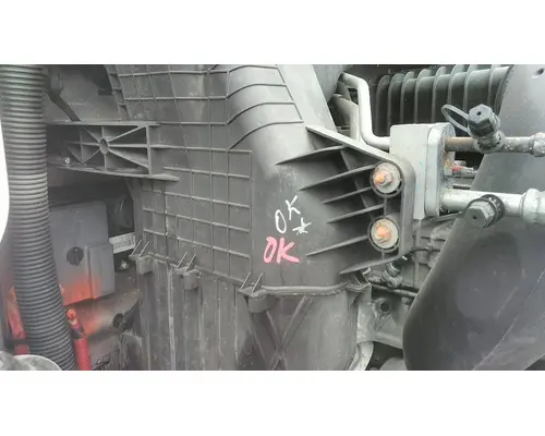 FREIGHTLINER CASCADIA 116 AIR INTAKE