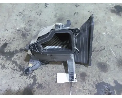 FREIGHTLINER CASCADIA 116 AIR INTAKE