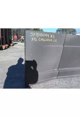 FREIGHTLINER CASCADIA 116 CAB SKIRT/SIDE FAIRING