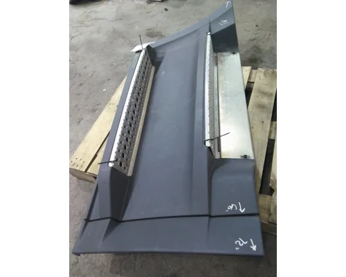 FREIGHTLINER CASCADIA 116 CAB SKIRTSIDE FAIRING