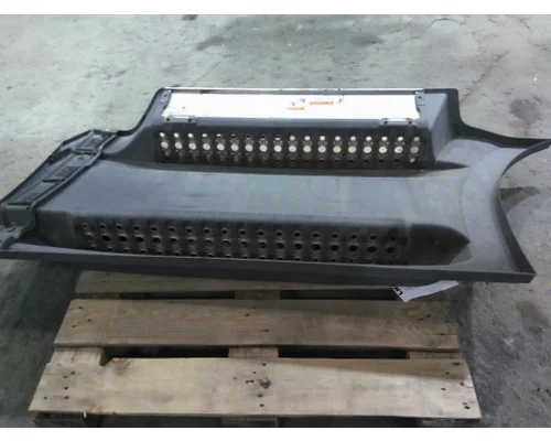 FREIGHTLINER CASCADIA 116 CAB SKIRTSIDE FAIRING