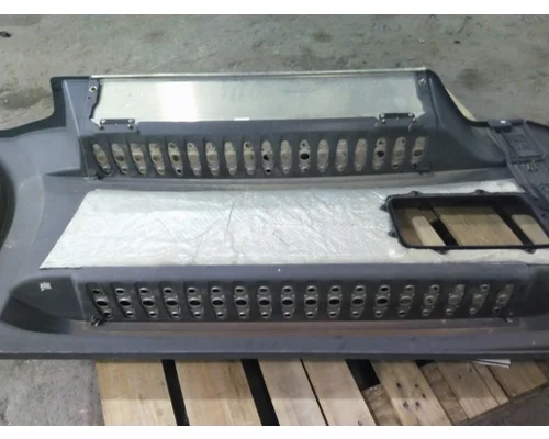 FREIGHTLINER CASCADIA 116 CAB SKIRTSIDE FAIRING