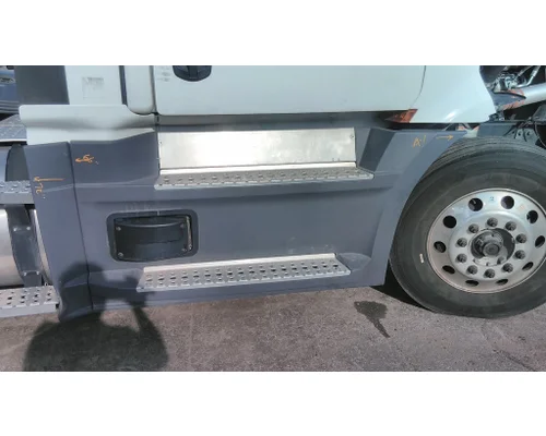 FREIGHTLINER CASCADIA 116 CAB SKIRTSIDE FAIRING