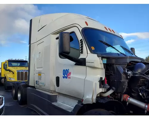 FREIGHTLINER CASCADIA 116 CAB