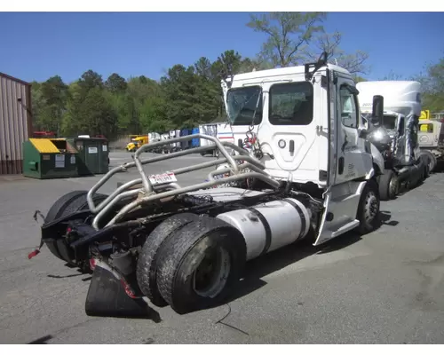 FREIGHTLINER CASCADIA 116 CAB