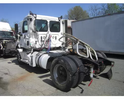 FREIGHTLINER CASCADIA 116 CAB