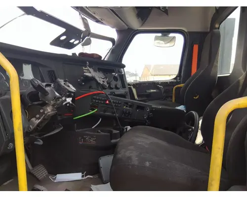 FREIGHTLINER CASCADIA 116 CAB