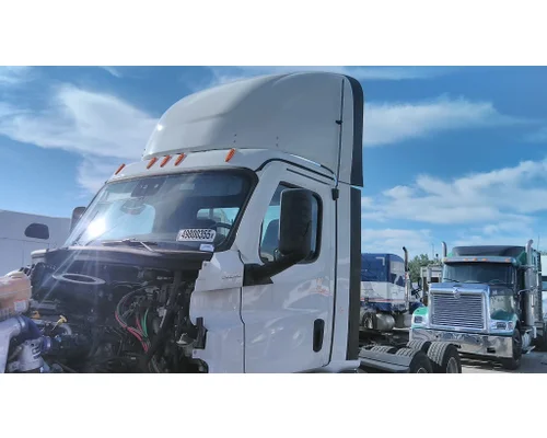 FREIGHTLINER CASCADIA 116 CAB