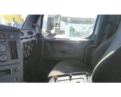 FREIGHTLINER CASCADIA 116 CAB