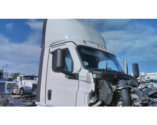 FREIGHTLINER CASCADIA 116 CAB