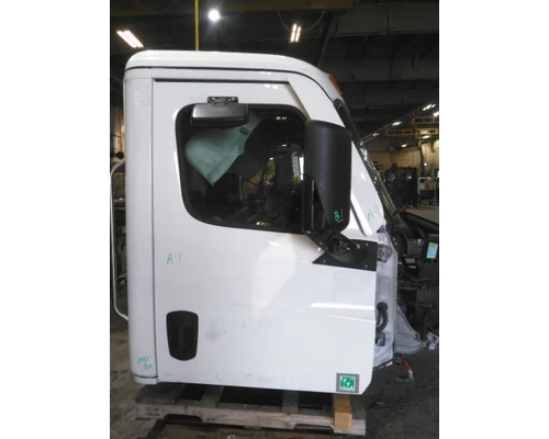 FREIGHTLINER CASCADIA 116 CAB