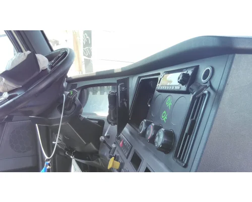 FREIGHTLINER CASCADIA 116 CAB