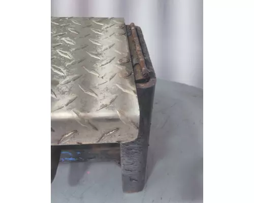 FREIGHTLINER CASCADIA 116 CHAIN HANGER