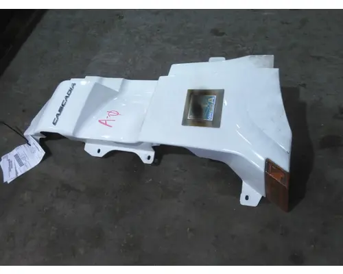 FREIGHTLINER CASCADIA 116 COWL