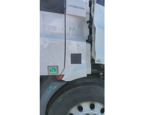 FREIGHTLINER CASCADIA 116 COWL