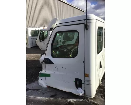 FREIGHTLINER CASCADIA 116 Cab