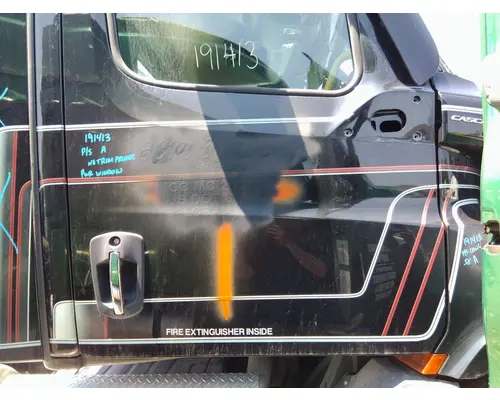 FREIGHTLINER CASCADIA 116 DOOR ASSEMBLY, FRONT