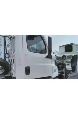 FREIGHTLINER CASCADIA 116 DOOR ASSEMBLY, FRONT