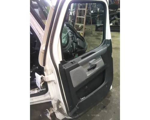 FREIGHTLINER CASCADIA 116 DOOR ASSEMBLY, FRONT