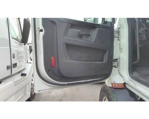 FREIGHTLINER CASCADIA 116 DOOR ASSEMBLY, FRONT